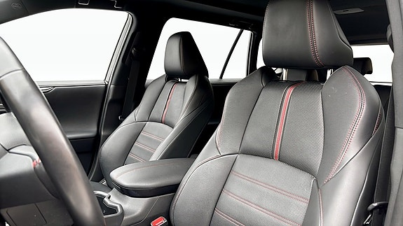 Toyota RAV4 10 of 17