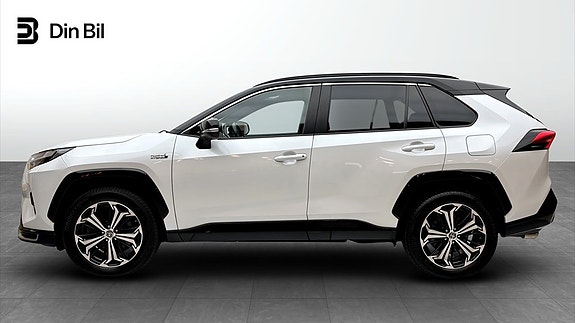 Toyota RAV4 2 of 17
