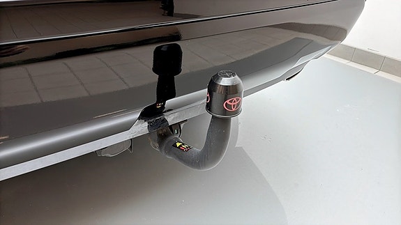 Toyota RAV4 7 of 17