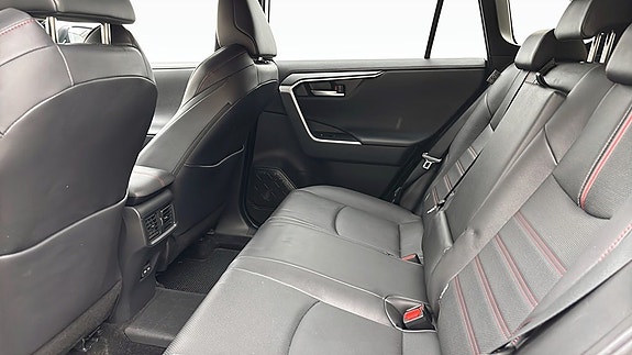 Toyota RAV4 17 of 17
