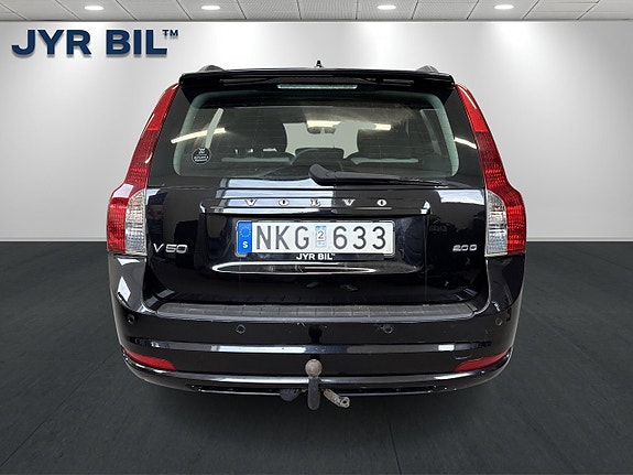 Volvo V50 4 of 23