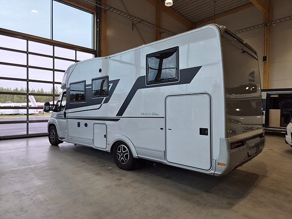 Adria Matrix Supreme 670 SL / ALDE / Taksäng / Automat 160hk 9vxl / Ugn / 725 Mil 3 of 12