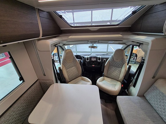 Adria Matrix Supreme 670 SL / ALDE / Taksäng / Automat 160hk 9vxl / Ugn / 725 Mil 12 of 12