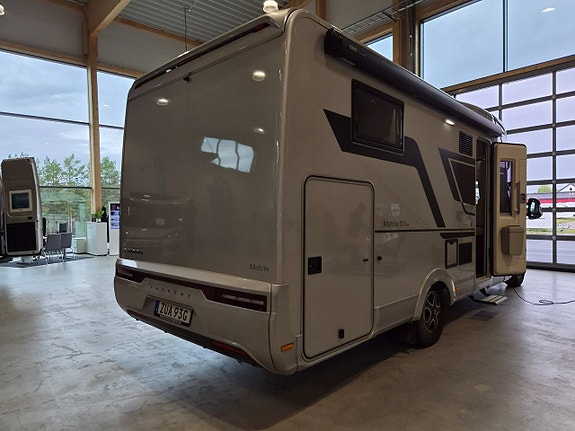 Adria Matrix Supreme 670 SL / ALDE / Taksäng / Automat 160hk 9vxl / Ugn / 725 Mil 2 of 12