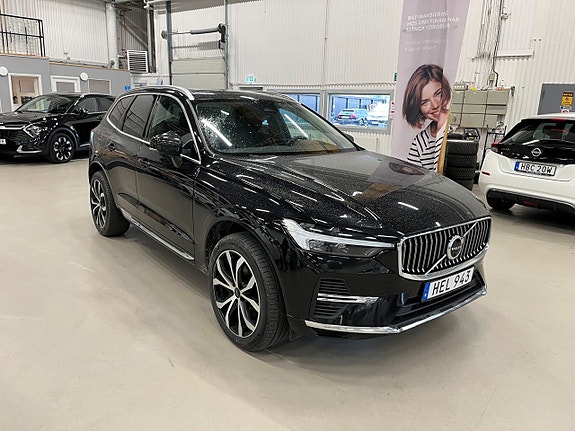 Volvo XC60 2 of 5