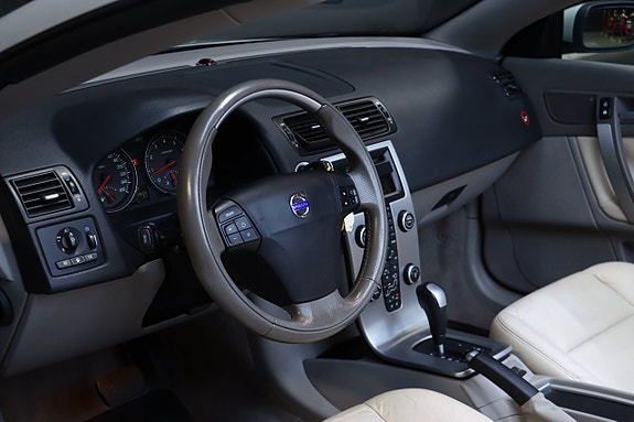 Volvo C70 11 of 27