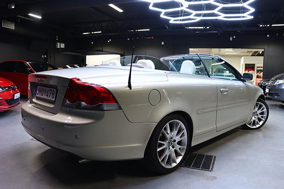 Volvo C70 4 of 27