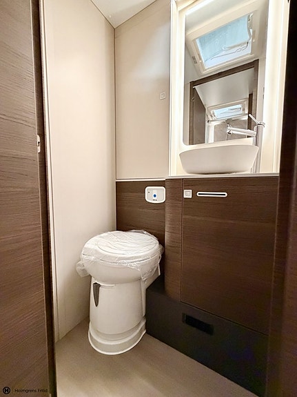 Adria Coral Supreme 670 SL 15 of 19
