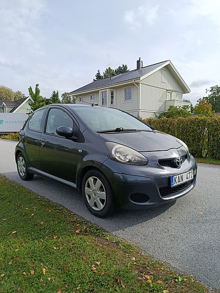 Toyota Aygo 2 of 5