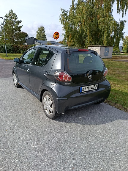 Toyota Aygo 4 of 5