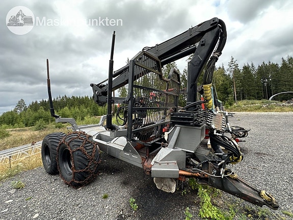 Skogsvagn med kran 5 of 27