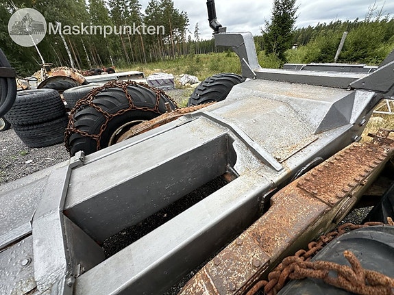 Skogsvagn med kran 18 of 27