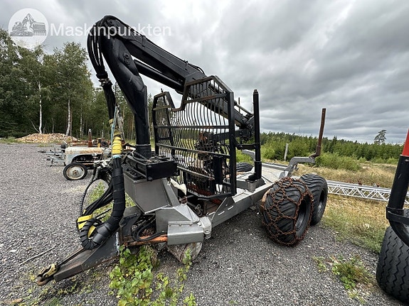 Skogsvagn med kran 11 of 27