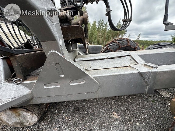 Skogsvagn med kran 20 of 27