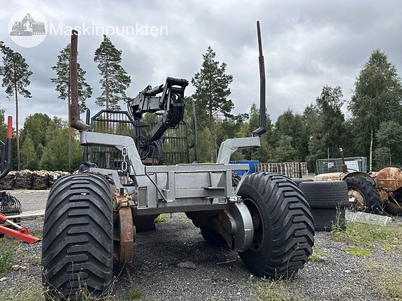 Skogsvagn med kran 8 of 27