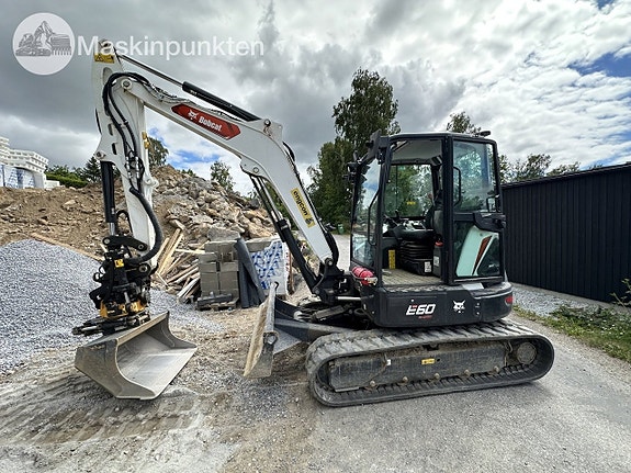 Bobcat e60 med redskap