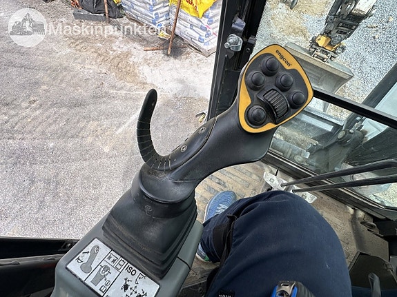Bobcat e60 med redskap 20 of 27