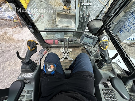 Bobcat e60 med redskap 19 of 27