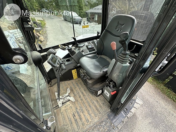 Bobcat e60 med redskap 13 of 27