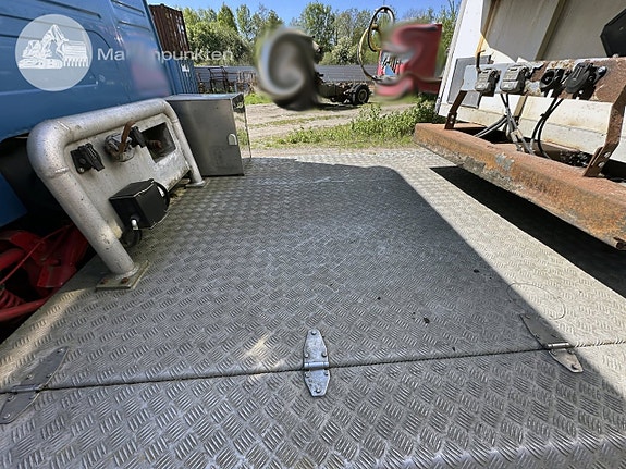Volvo fm12 dragbil med hydraulik 26 of 27