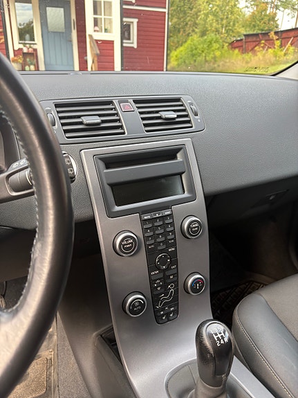 Volvo V50 7 of 8