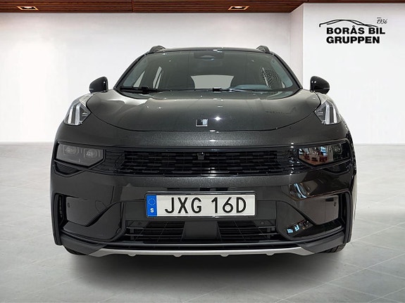 Lynk & Co 01 8 of 14