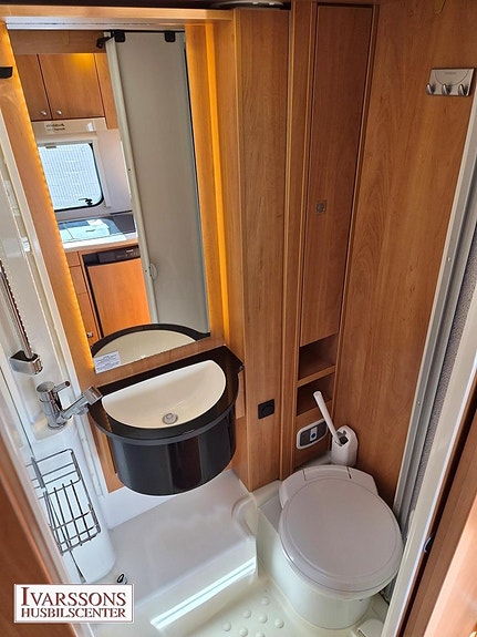 Dethleffs Globebus I4 / Enkelsängar / Taksäng / Endast 2.15m bred 17 of 20