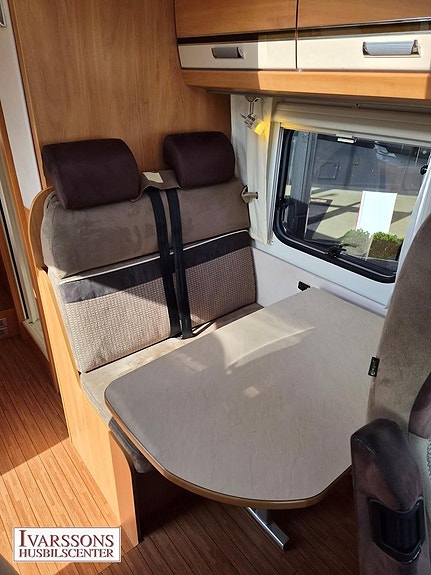 Dethleffs Globebus I4 / Enkelsängar / Taksäng / Endast 2.15m bred 8 of 20