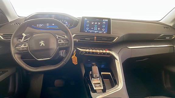 Peugeot 3008 4 of 18