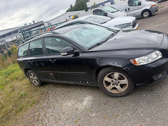 Volvo V50 2 of 2