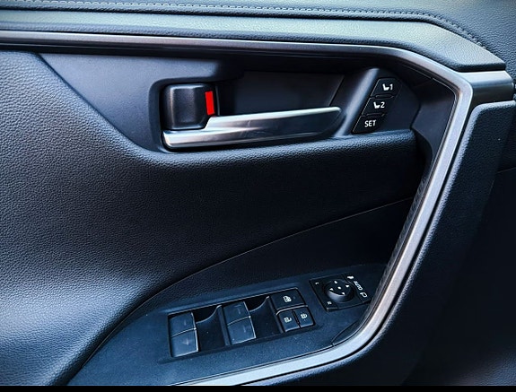 Toyota RAV4 20 of 24