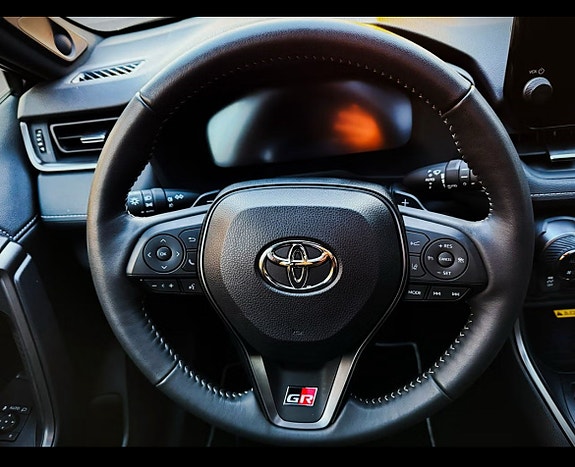 Toyota RAV4 12 of 24