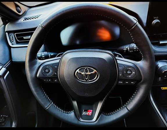 Toyota RAV4 19 of 24