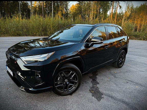 Toyota RAV4 3 of 24