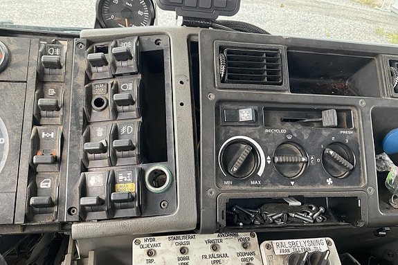 VOLVO FL618 13 of 27
