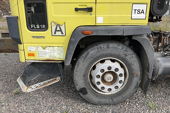 VOLVO FL618 23 of 27