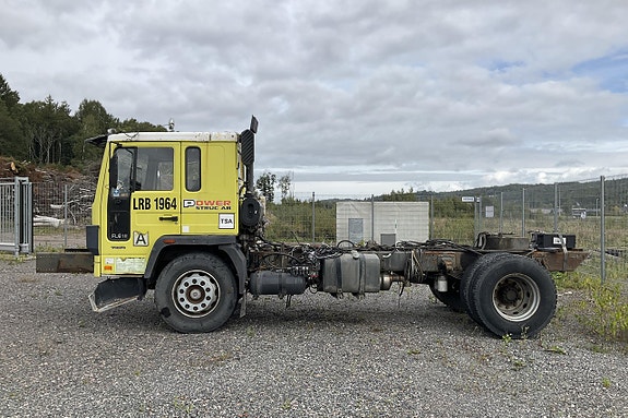 VOLVO FL618 2 of 27
