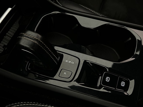 Volvo XC40 30 of 30