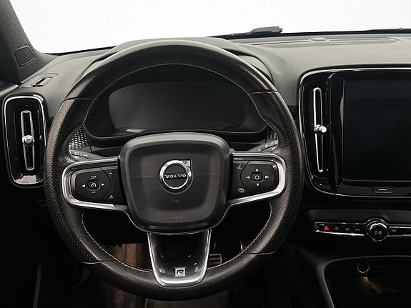 Volvo XC40 15 of 30