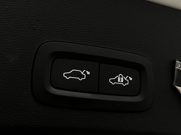 Volvo XC40 11 of 30