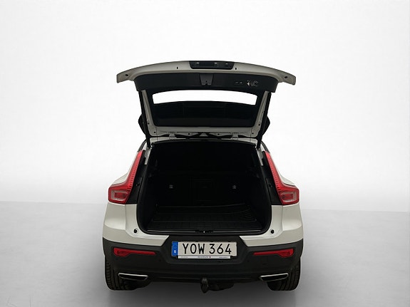 Volvo XC40 10 of 30
