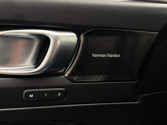 Volvo XC40 13 of 30