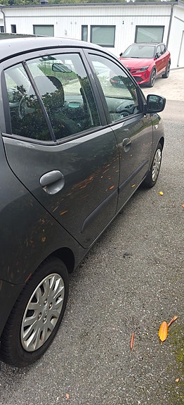 Hyundai i10 5 of 8
