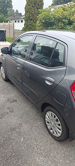 Hyundai i10 7 of 8