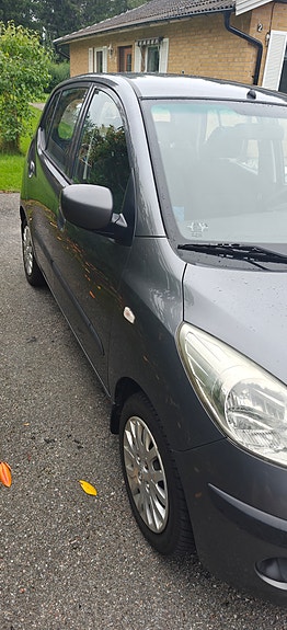 Hyundai i10 4 of 8