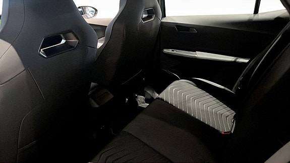 Cupra Born 11 of 12