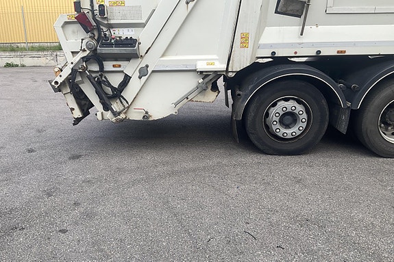 VOLVO FE320 16 of 27