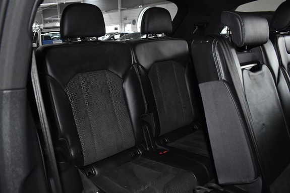 Audi Q7 9 of 27