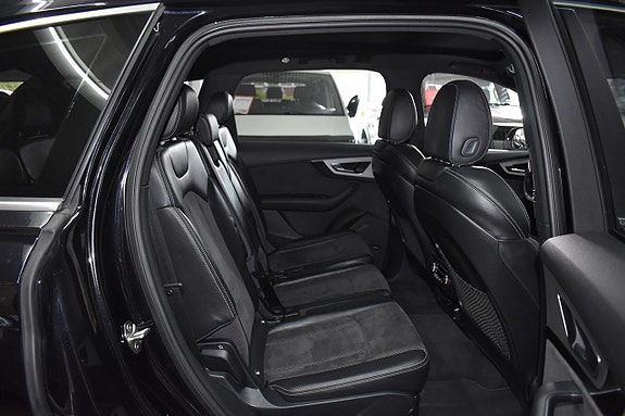 Audi Q7 8 of 27
