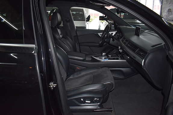 Audi Q7 7 of 27